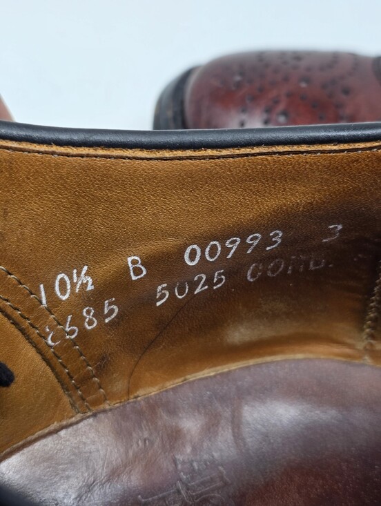 Allen Edmonds Cambridge Men\'s Size 10.5 B Burgundy Shell Cordovan Wingtips 8685 main image 9